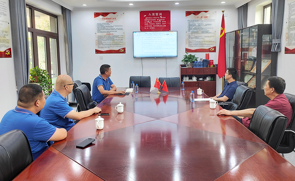 闻汛而动 向雨而行 FHapp官网领导“向前一步”驻守防汛第一线